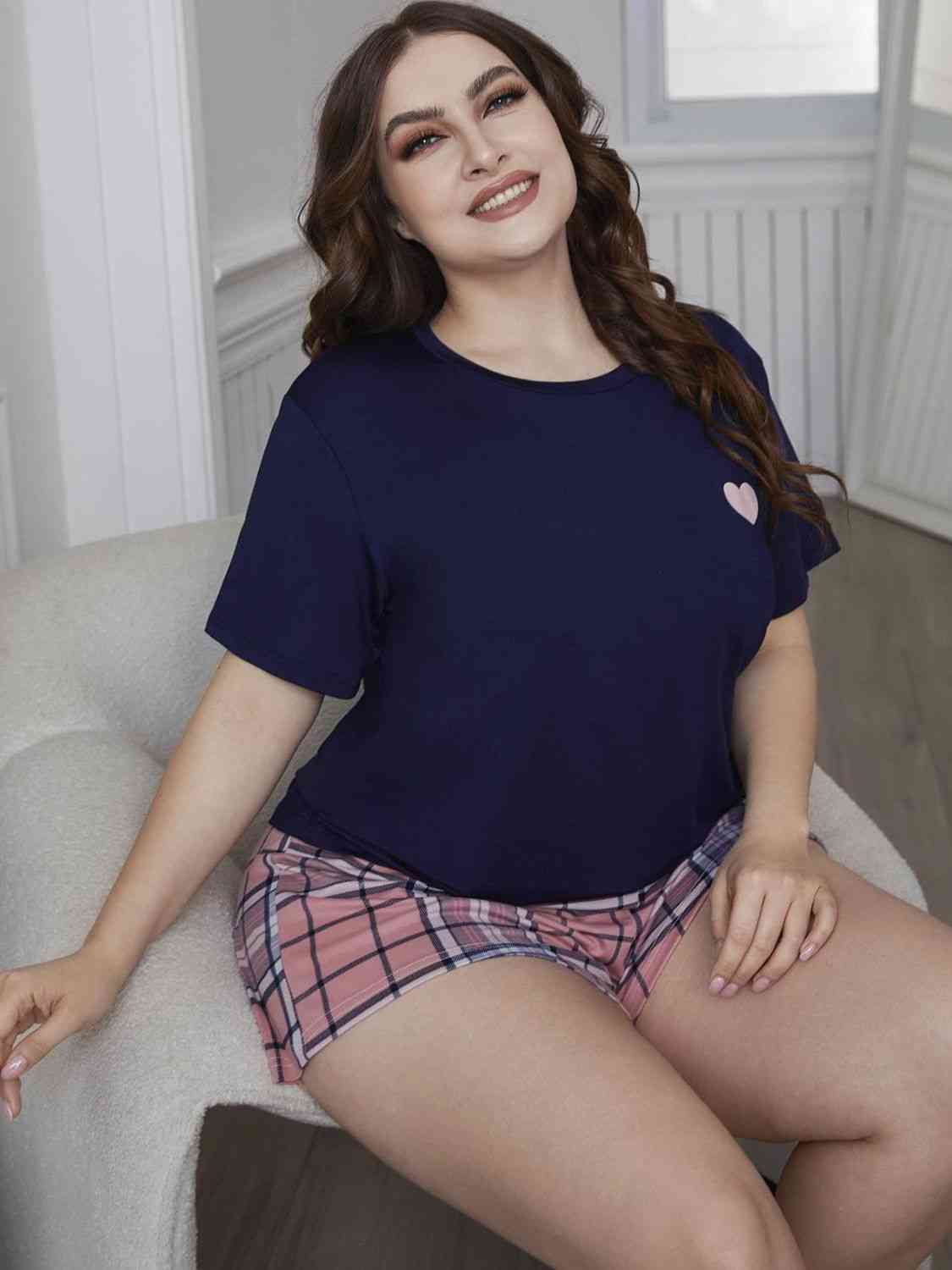 Plus Size Heart Graphic Top And Plaid Shorts Loungewear Set